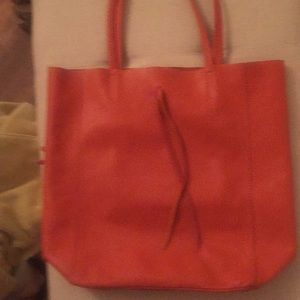 All leather, Made in Italy, tote bag. Mango color.